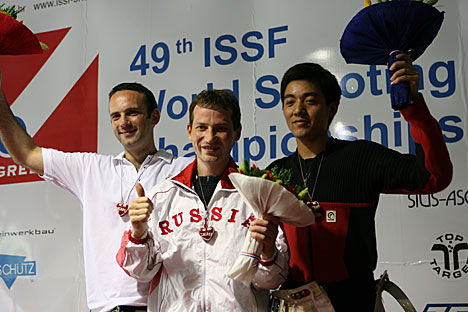 Russia’s Khadjibekov wins World title in men’s three-position