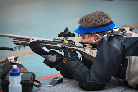 50m Rifle Prone Men – Berg on the top of the world by 0.4