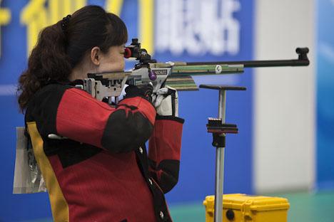 50m Rifle 3 Positions W – Gold and Silver to China