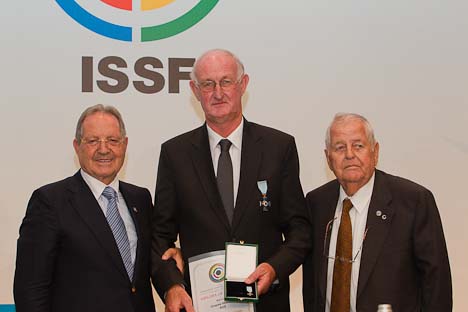 General Assembly – ISSF Blue Cross awarded to Mr. Hudson (NZL)