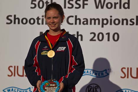 Juniors – Ukraine led 10m Air Rifle, America the Trap Women event