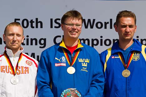 Russian shooters both excel and fall in the 50m Running Target Men's Competition