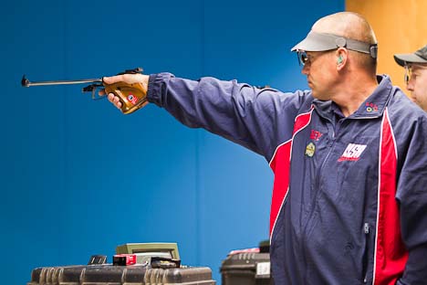 50m Pistol Men – “My best season” Gold medallist Szarenski claimed
