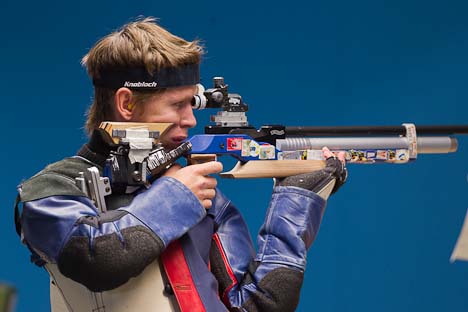 10m Air Rifle Men – Russia’s Sokolov beat World Champion Campriani