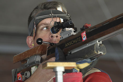 USA’s Parker wins 50m Rifle 3 Positions final in the wind