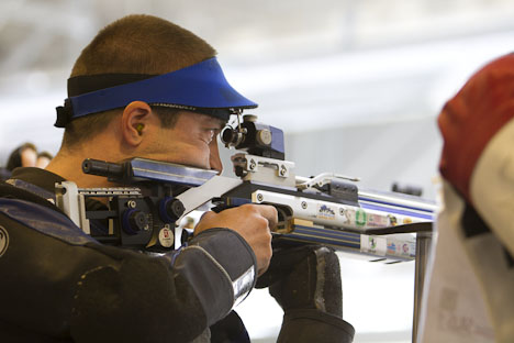 10m Air Rifle Men – Campriani (ITA) and Moldoveanu (ROU) lead the quali.