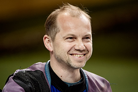 Belarus’ Martynov secures 50m Rifle Prone Gold, and smiles