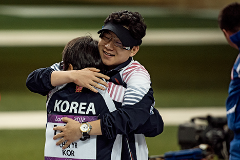 Jin fights back to win his 3rd Olympic pistol title - now he's the most successfull