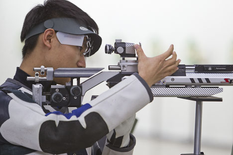 17-year old Yang (CHN) finished atop of a young 10m Air Rifle Men podium
