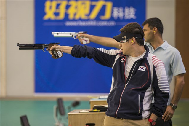 Jin Jongoh claimed 10m Air Pistol Gold at the last shot "And now the World Championship"