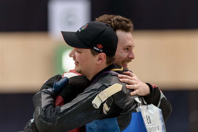 Maslennikov first Gold medal gets even sweeter as his teammate Kaminskiy wins the Bronze