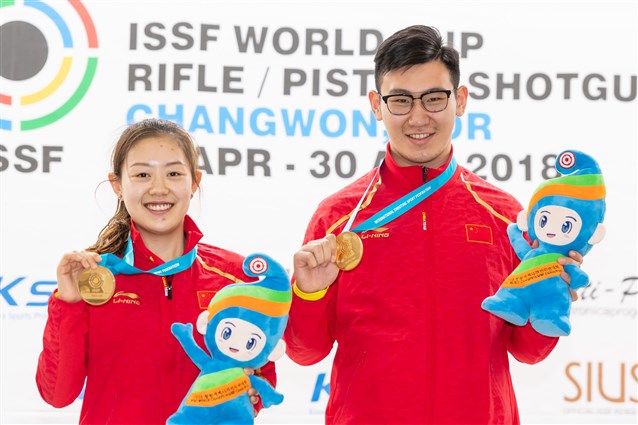 Chinese duo Ji and Wu dominate the 10m Air Pistol Mixed Team final