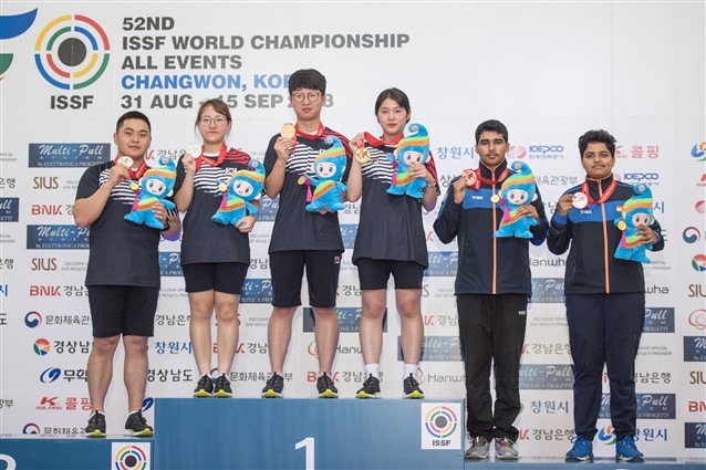 South Korea’s Sung and Choo dominate the 10m Air Pistol Mixed Team Junior final, set the new Junior World Record