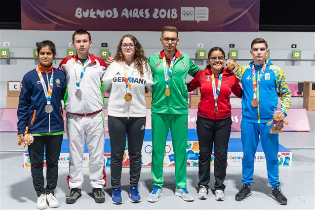 Bulgaria and Germany climbs atop the mixed international team podium