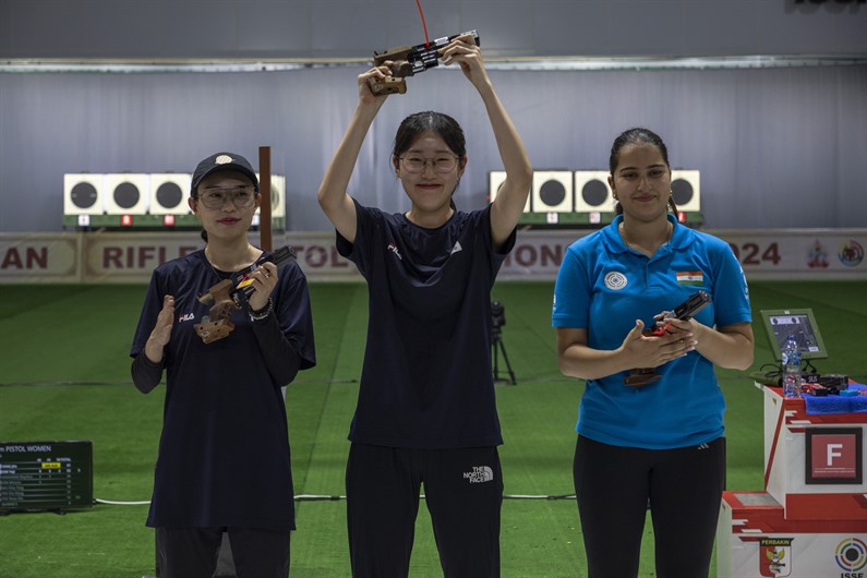World record for Korea’s Yang Jiin in Asian Olympic qualifier as Sangwan earns historic Paris 2024 quota place for India
