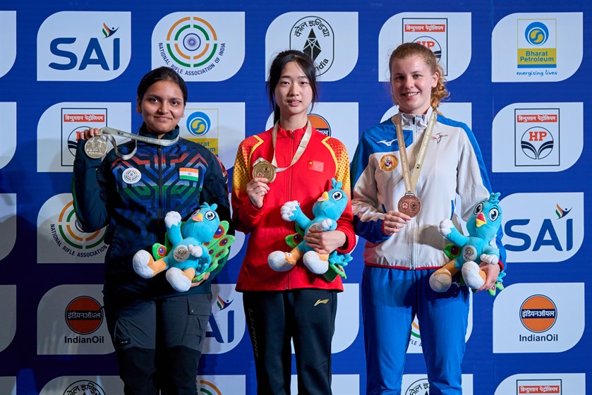 China dominate on opening day of ISSF World Cup Final