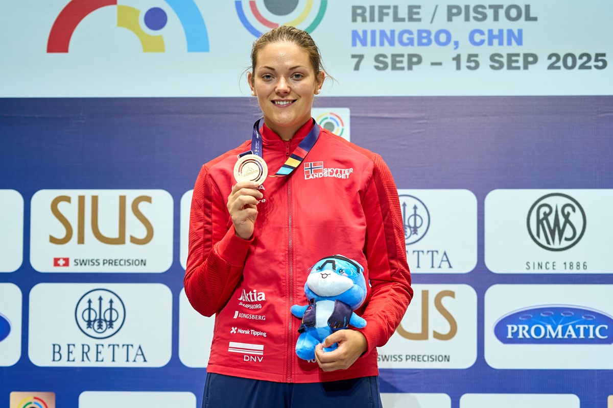 Duestad takes second win of the ISSF World Cup season with 50m rifle 3 positions gold in Ningbo